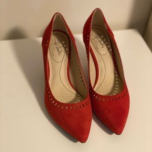 New - Life Stride Suede Red Pumps Size 7.5